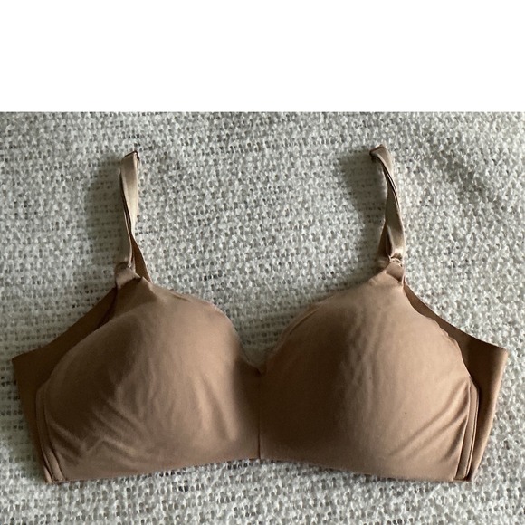 Warner's Other - Warners No Side Effects Wireless Bra Womens 34C Tan Good Side Smoothing 01056